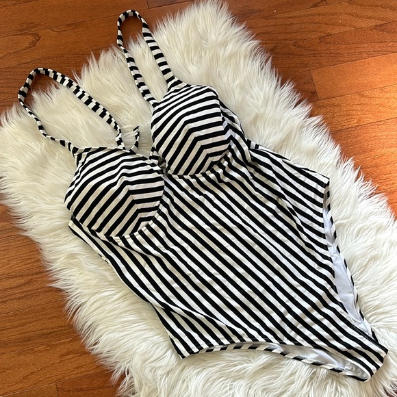 City Chic One Piece Swimsuit Sz XL - Picture 1 of 9